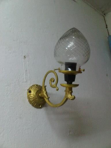 Wall lamp Item Code WLN004 Material : brass with glass