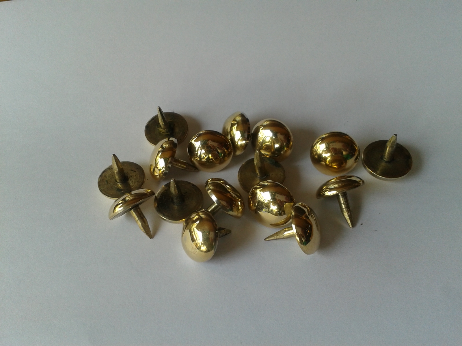 Brass Nail Code AA.082A  size D: 15 mm.