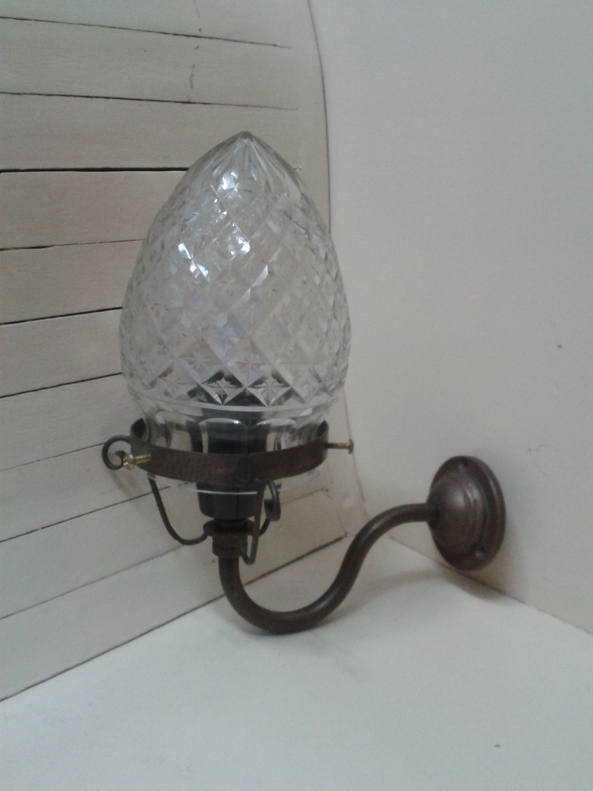Wall lamp Item code WLA001 Material: brass