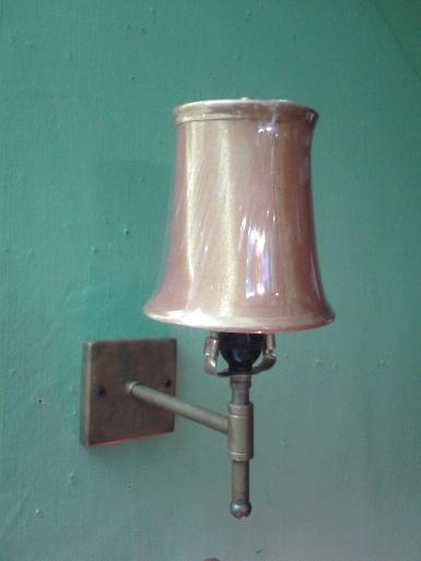 Wall lamp code WLA001G material is brass