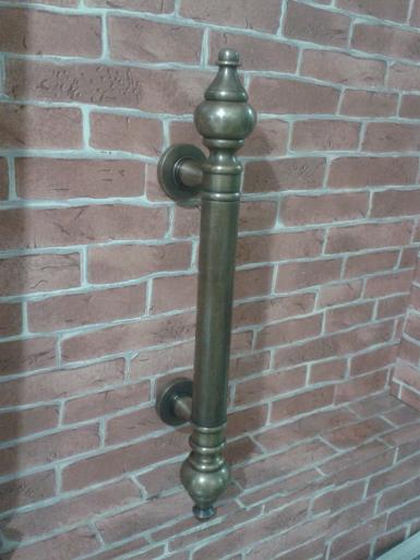 Brass door handle code AC.070 size L: 370 mm.W: 28 mm.