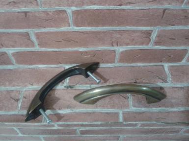 Brass Handle code C.030 size L: 120 mm. W: 21 mm.