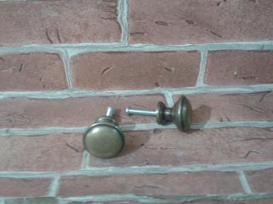 Brass Handle code N.027 size L: 22 mm. W : 24 mm.