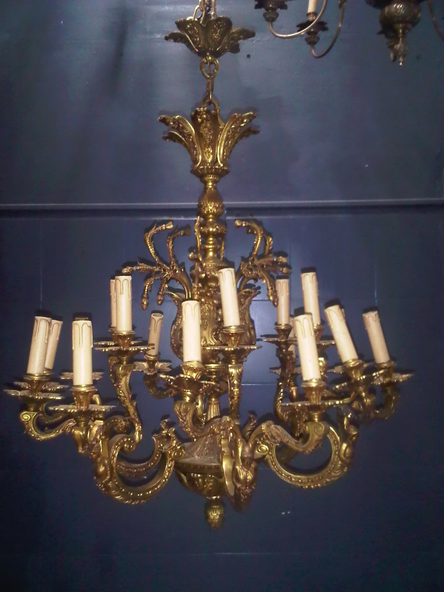 Antique Lamp code AT100G size wide 84 cm high 100 cm.