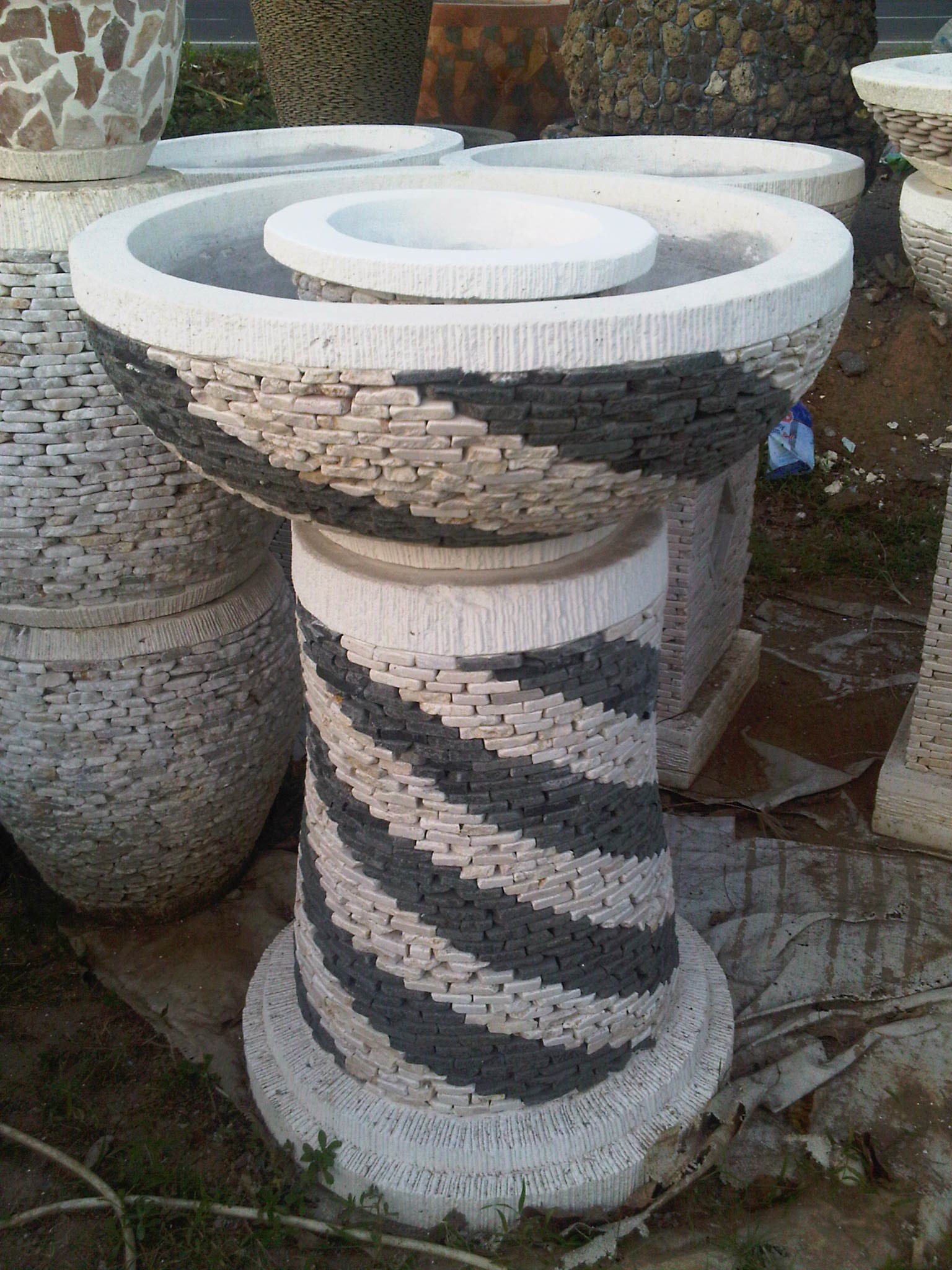 Natural stone pot 002A high 1m.