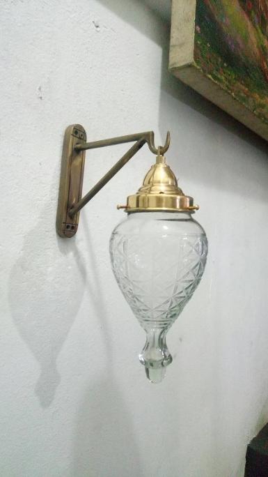 Brass wall lamp item code WLPE18 size glass 12. long 225 mm.bracket wide 32 mm.long 168 mm.D 175 mm 