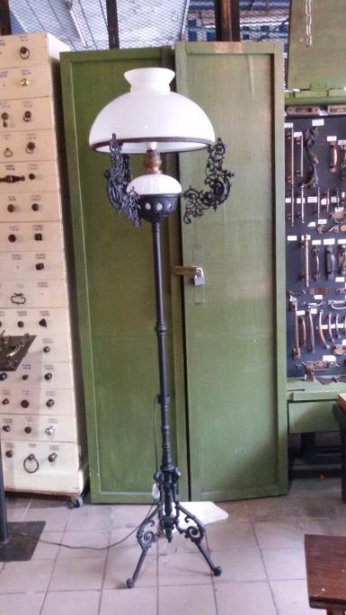 Iron Floor Lamp / Dutch floor lamp Item Code TDF02 size lamp shade 16''