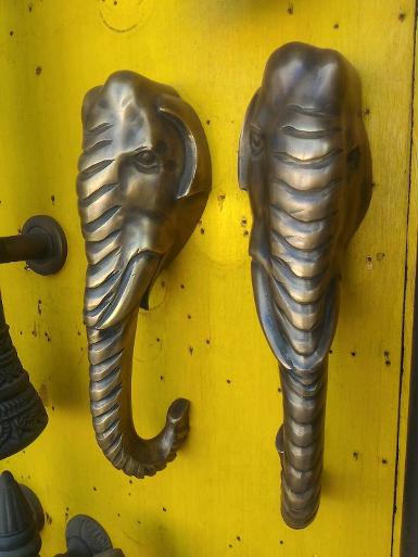 Elephant head handle brass material Item price/set Code KSE.30 size long 300 mm.