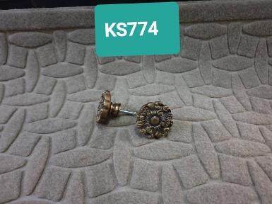 Flower brass handle Item Code KS774 size wide 39 mm.high 21 mm.