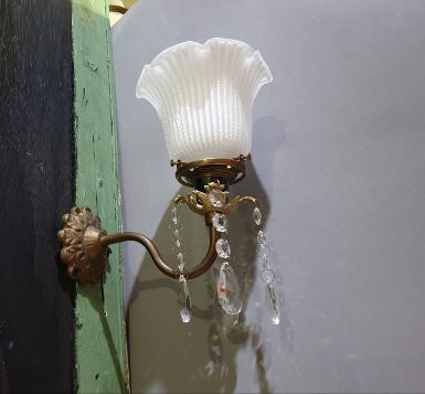 Brass Wall Lamp with crystal Item Code 