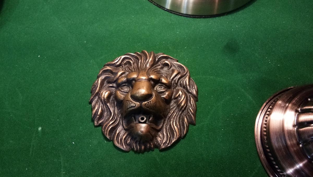 Wall fountain lion brass item code FP152 size wide 110 mm.