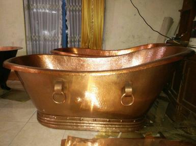 Copper Bathtub with brass leg ITEM CODE BTSS.18A size long 170 cm.high 70 cm.wide 80 cm.