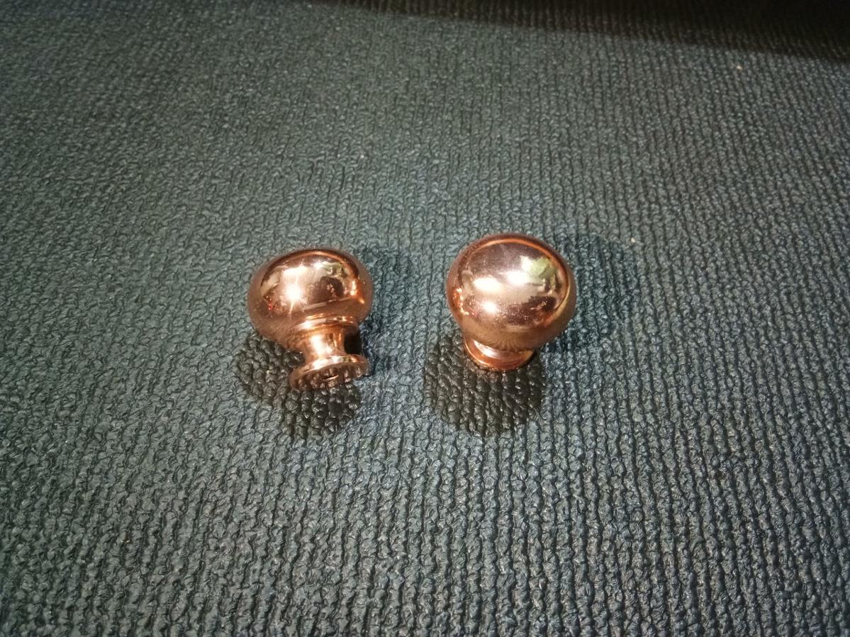 copper handle Item Code CHDF18G size wide 29 mm. high 29 mm. base 18 mm.