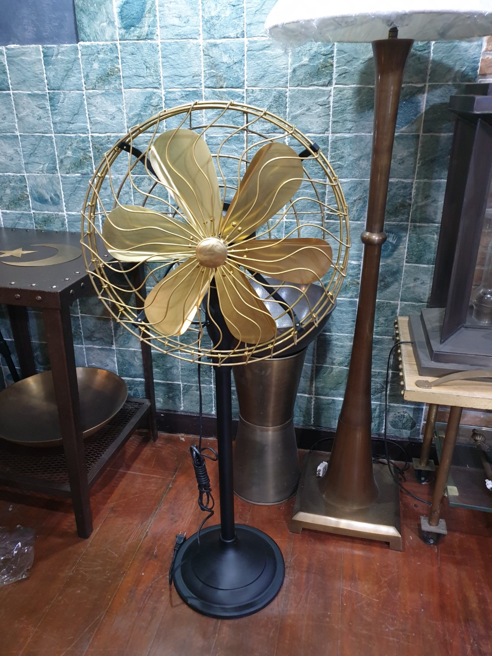 Brass Fan 16'' rusty color Item Code BFR18 size wide 16'' high 140 cm.