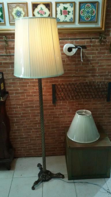 Brass Floor Lamp Code Code FL001PT size high 150 cm. lamp shade 29 x 40 x 40 cm.
