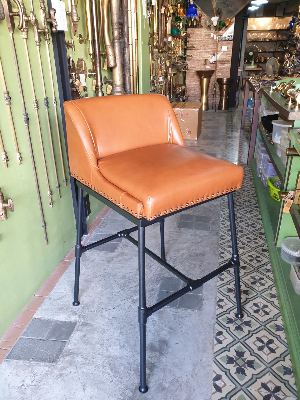 Bar chair iron with leather Item Code IRCL18