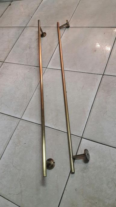 Clothes rack brass Item Code BCR18A size long 850 mm.pipe 12 mm.high 58 mm. base 38 mm.