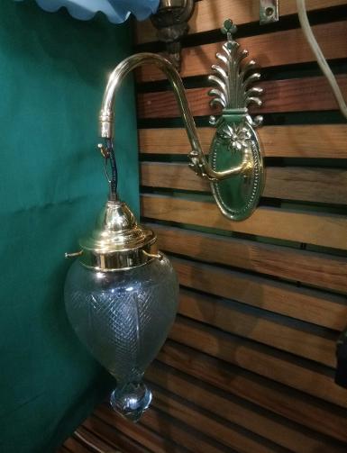 ฺBrass wall lamp Item code WLPL18 size bracket oval size 94 x 157 mm.deep 270 mm.