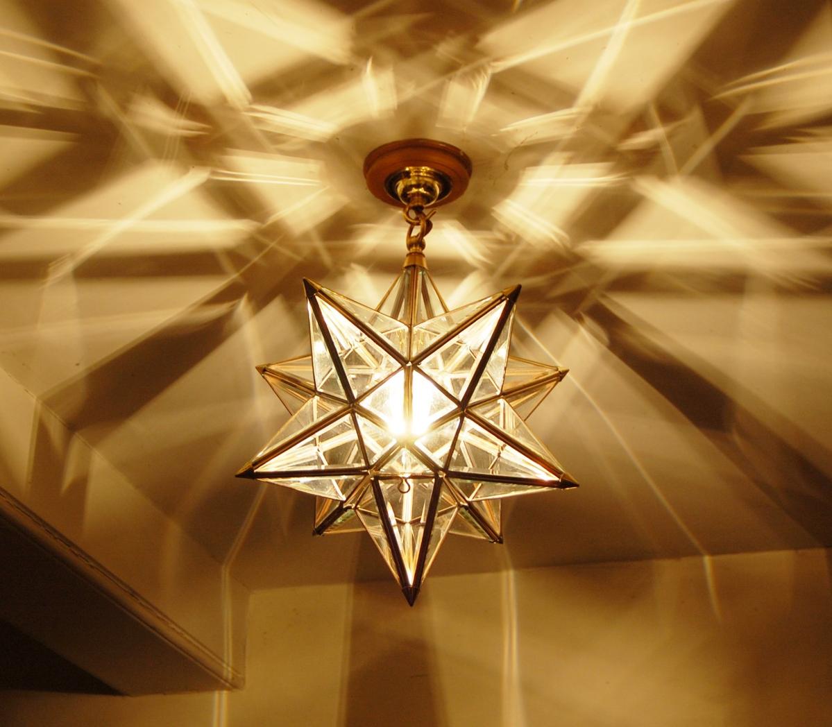 Star Lamp with beveled glass and in polished brass finish. Item Code ELS017S size